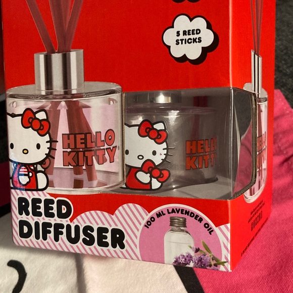 Hello Kitty Reed Diffuser + Tote Set - Picture 3 of 5